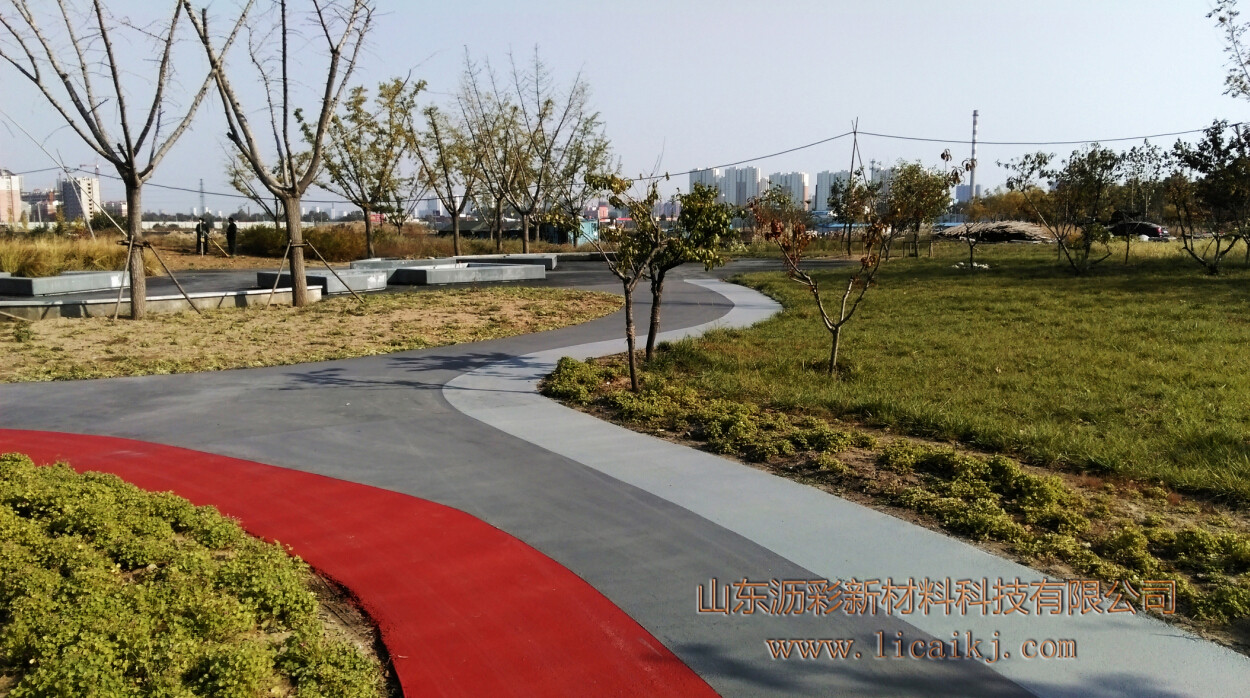 济宁河堤绿地sp喷涂1.jpg